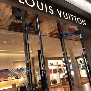 fashion outlets of chicago louis vuitton|louis vuitton northbrook court.